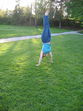doing-a-handstand-by-FallenPegasus.jpg