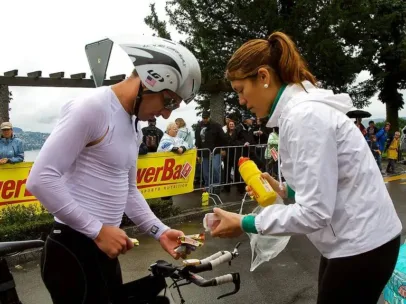 Triathlete Bike Gear: Best Ways To Carry Nutrition & Hydration Supplies While Cycling