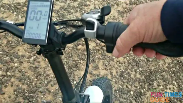 Here you can see the twist throttle and LDC computer display on the Lectric XP ebike.